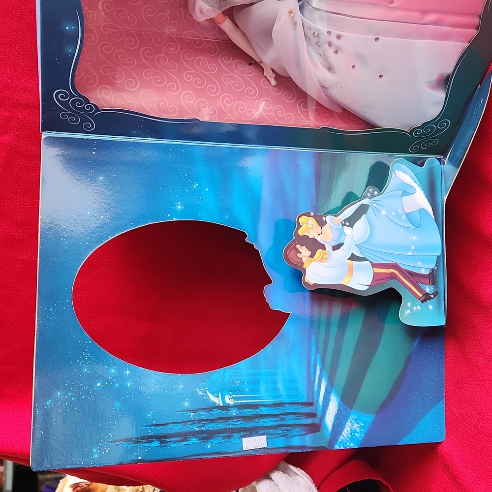 Barbie Walt Disney's Cinderella - Picture 2 of 7
